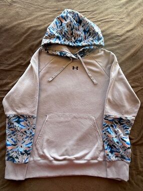 Under Armour Lavender Pullover Hoodie with Patterned Hood & Cuffs